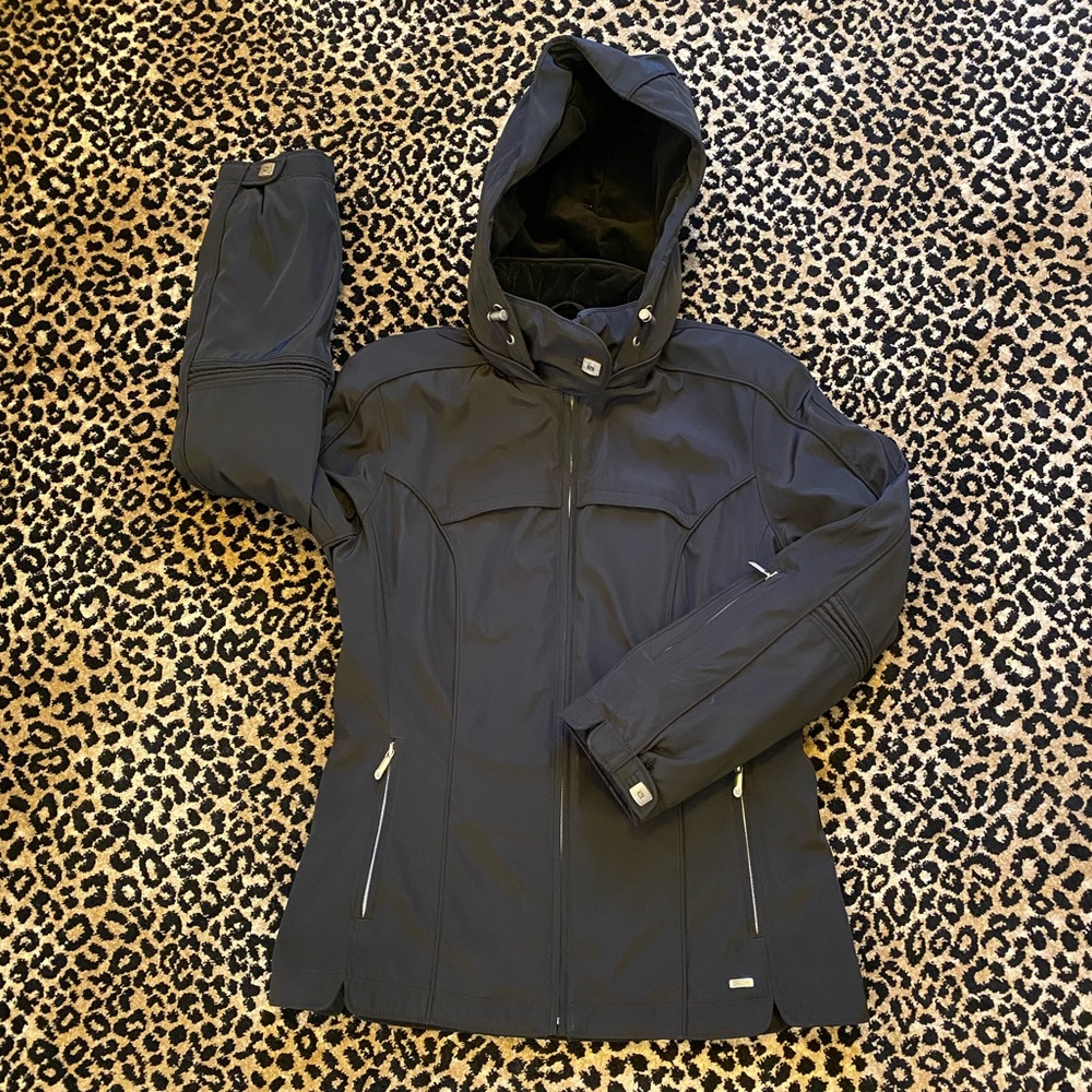 Hit the outdoors in style! Sophisticated Metropolis Black Ice by Couloir Parka